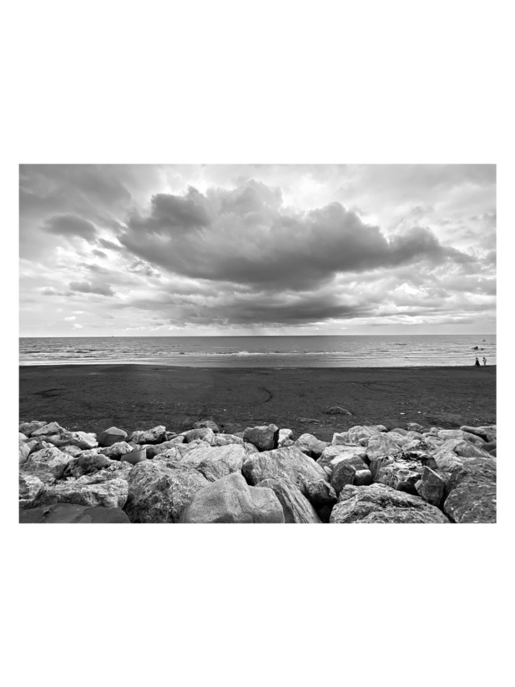 رَحم ِ خالی دریا.